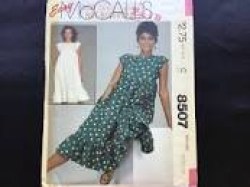 8507 MCCALLS 1983 PULLOVER LOOSE RUFFLED LONG DRESS PATTRN 18,20 UNCUT